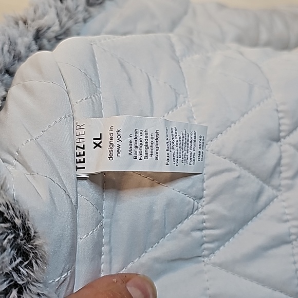 TEEZHER XL Faux fur Reversible Vest - Picture 7 of 12